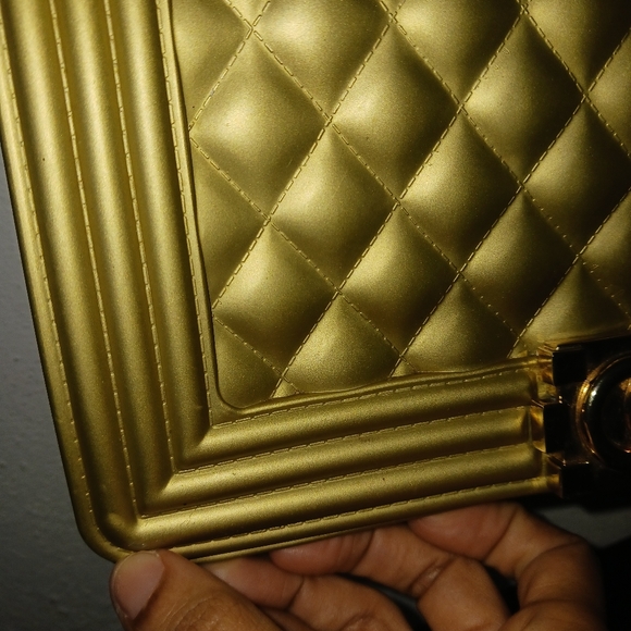 ToyBoy Women gold glazed silicone quilted chain purse bag - Picture 14 of 16